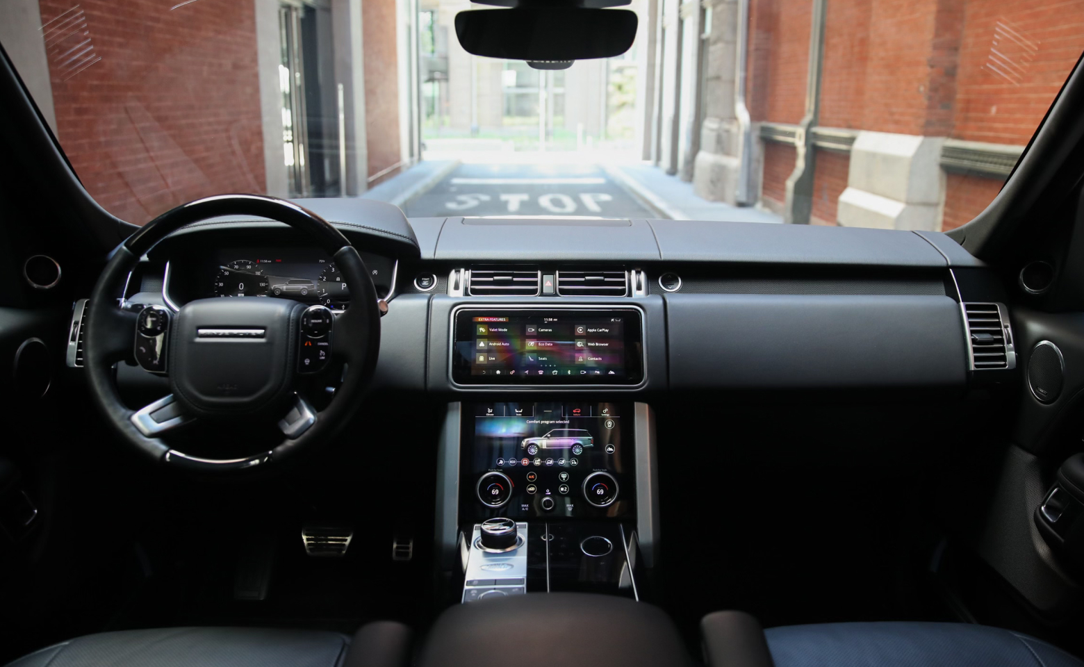 Rent a Range Rover Vogue HSE in New York