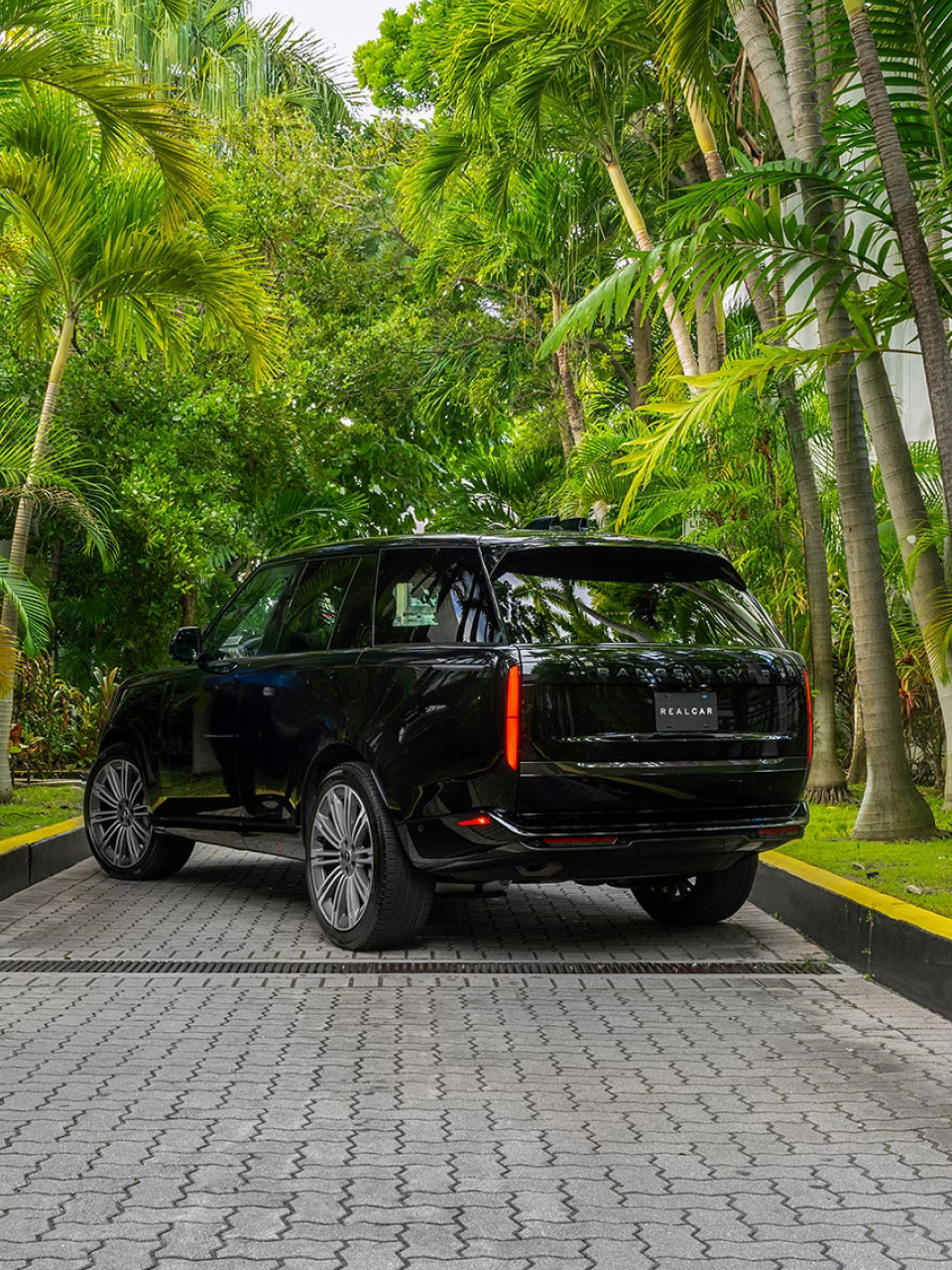 Rent Range Rover Vogue 2023 Near Me