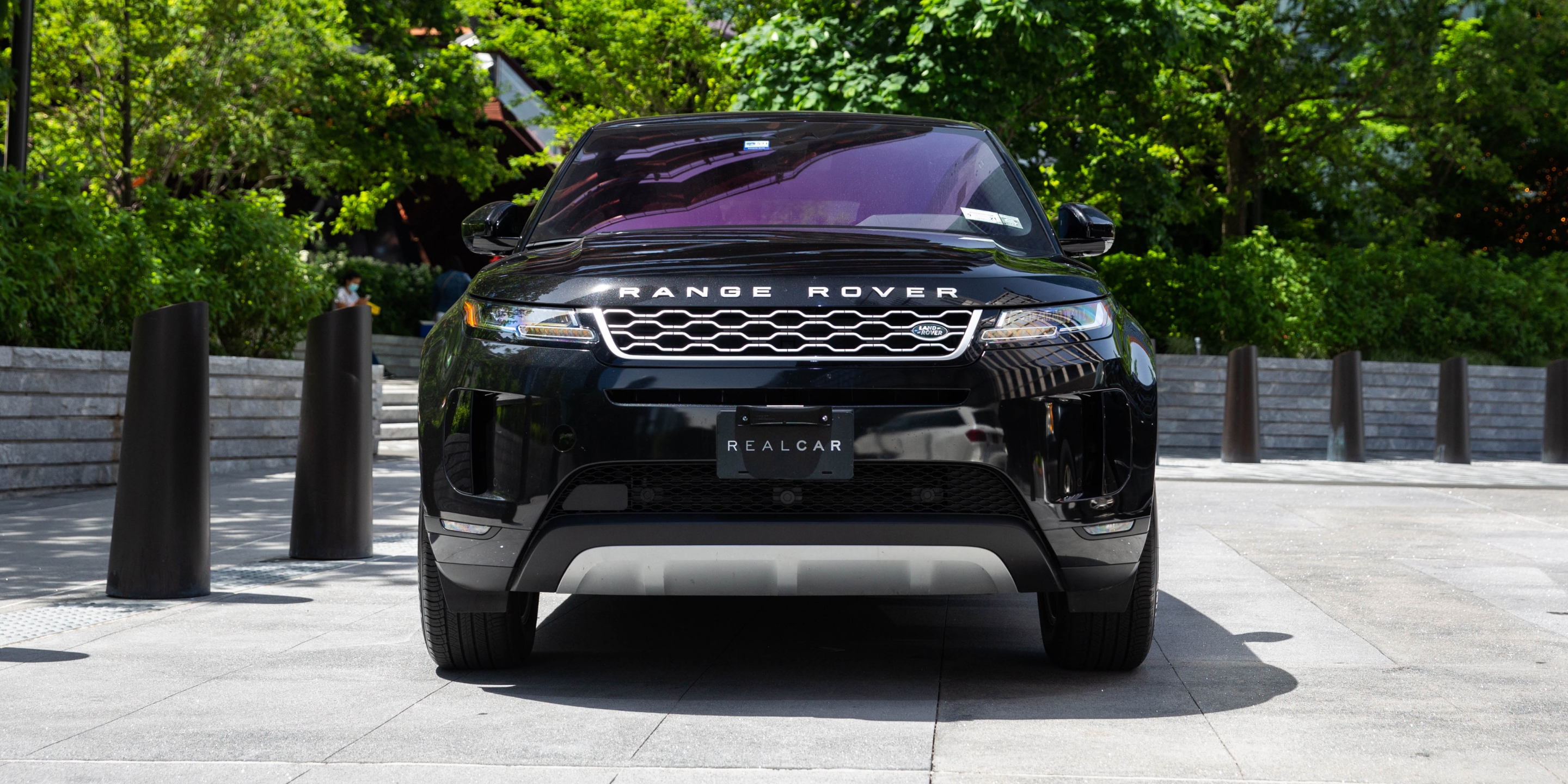 RealCar Range Rover Evoque for rental