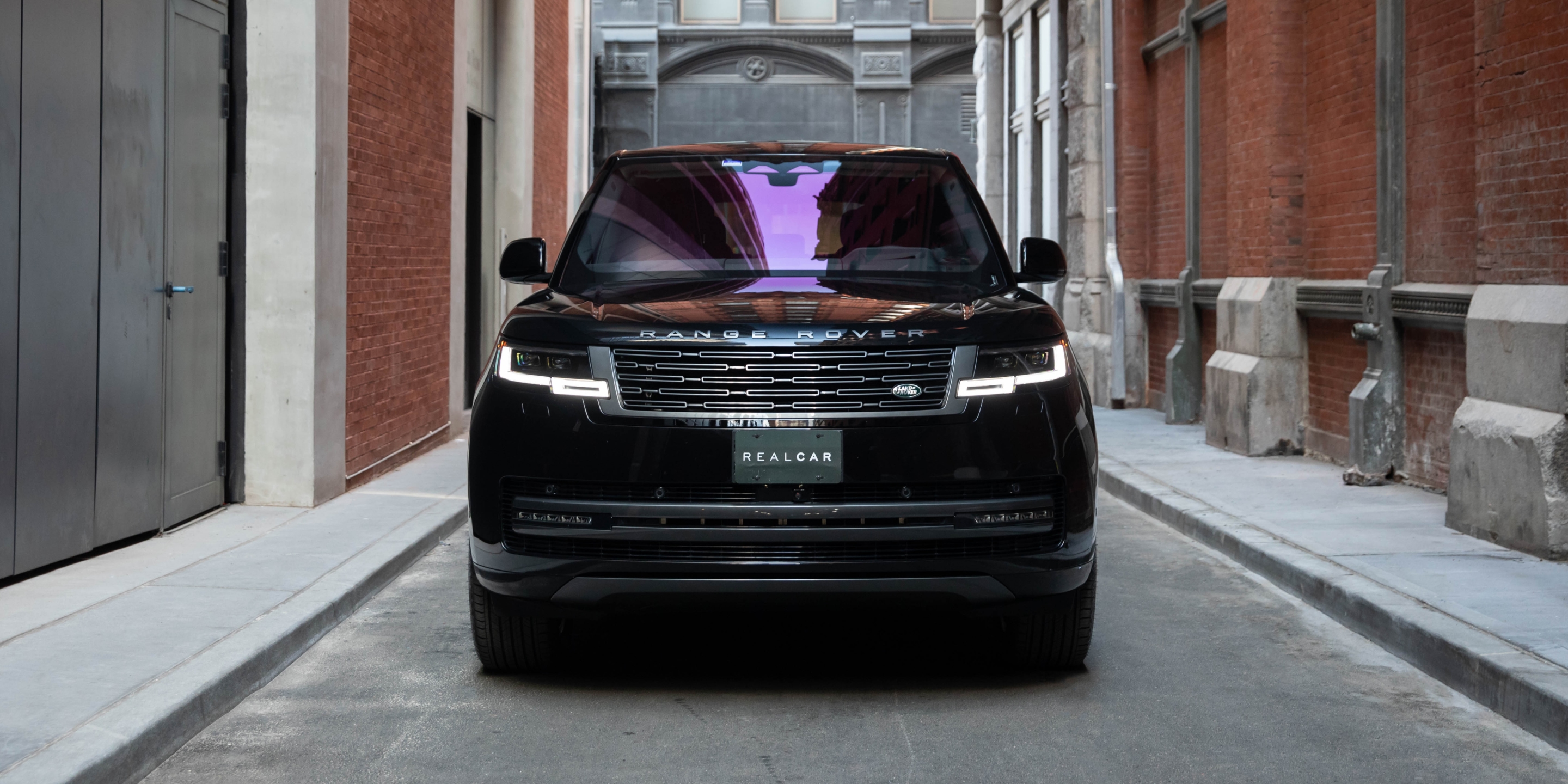 RealCar 2023 Range Rover Vogue for rental