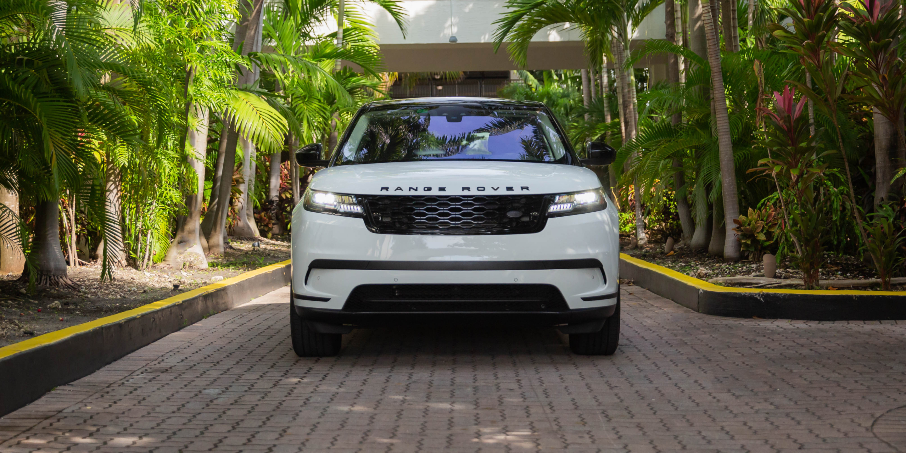 RealCar Range Rover Velar for rental