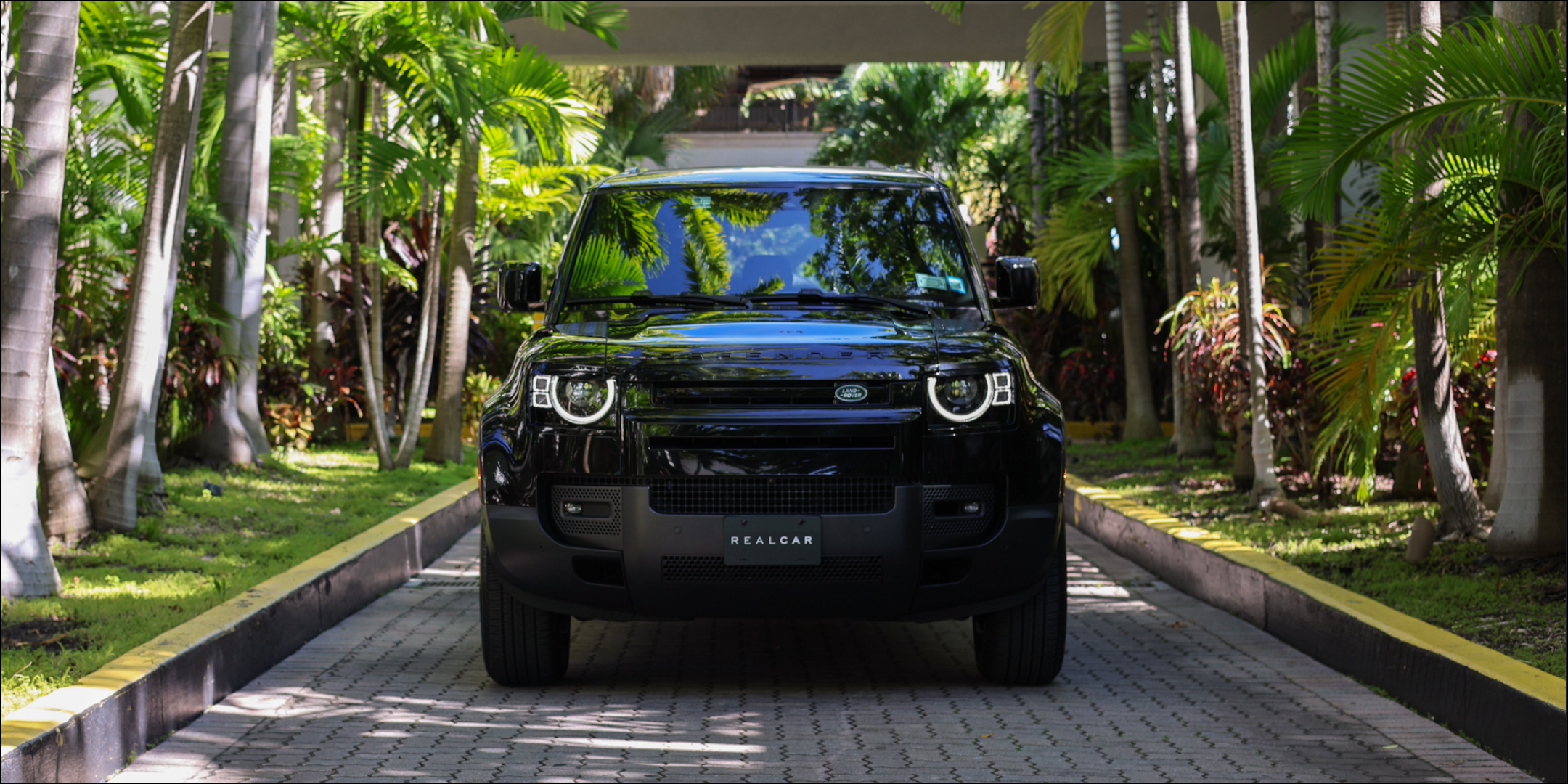 RealCar Land Rover Defender for rental