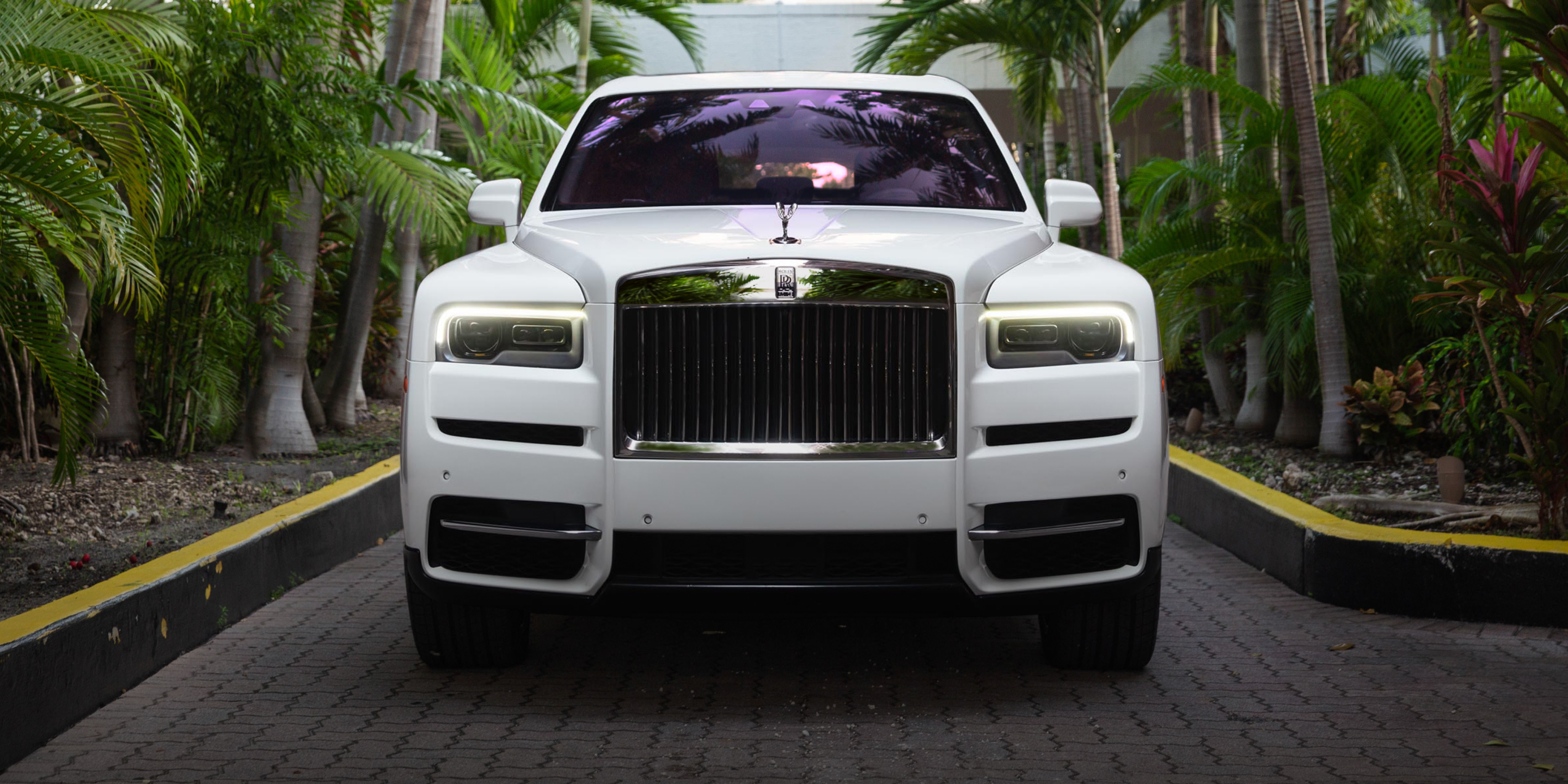 RealCar Rolls-Royce Cullinan for rental