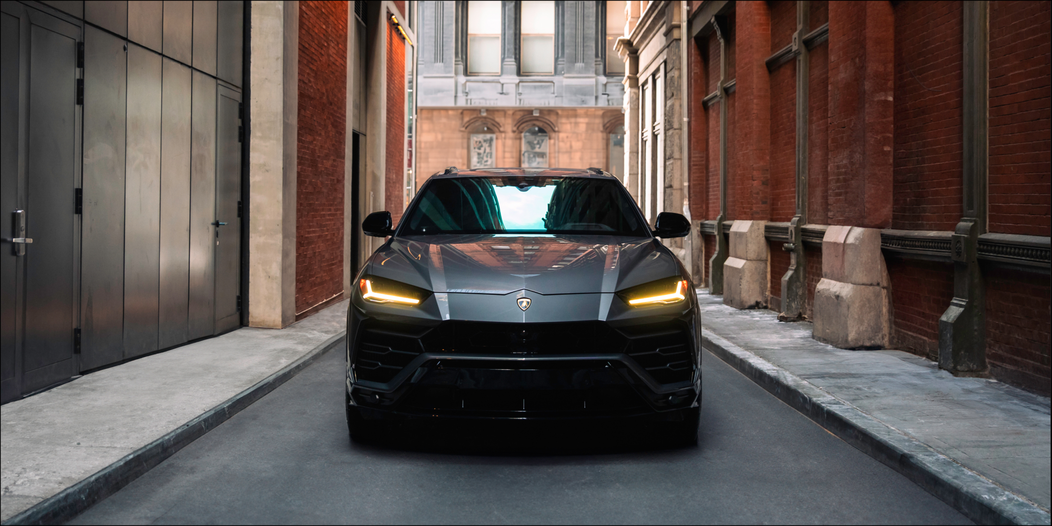 RealCar Lamborghini Urus for rental