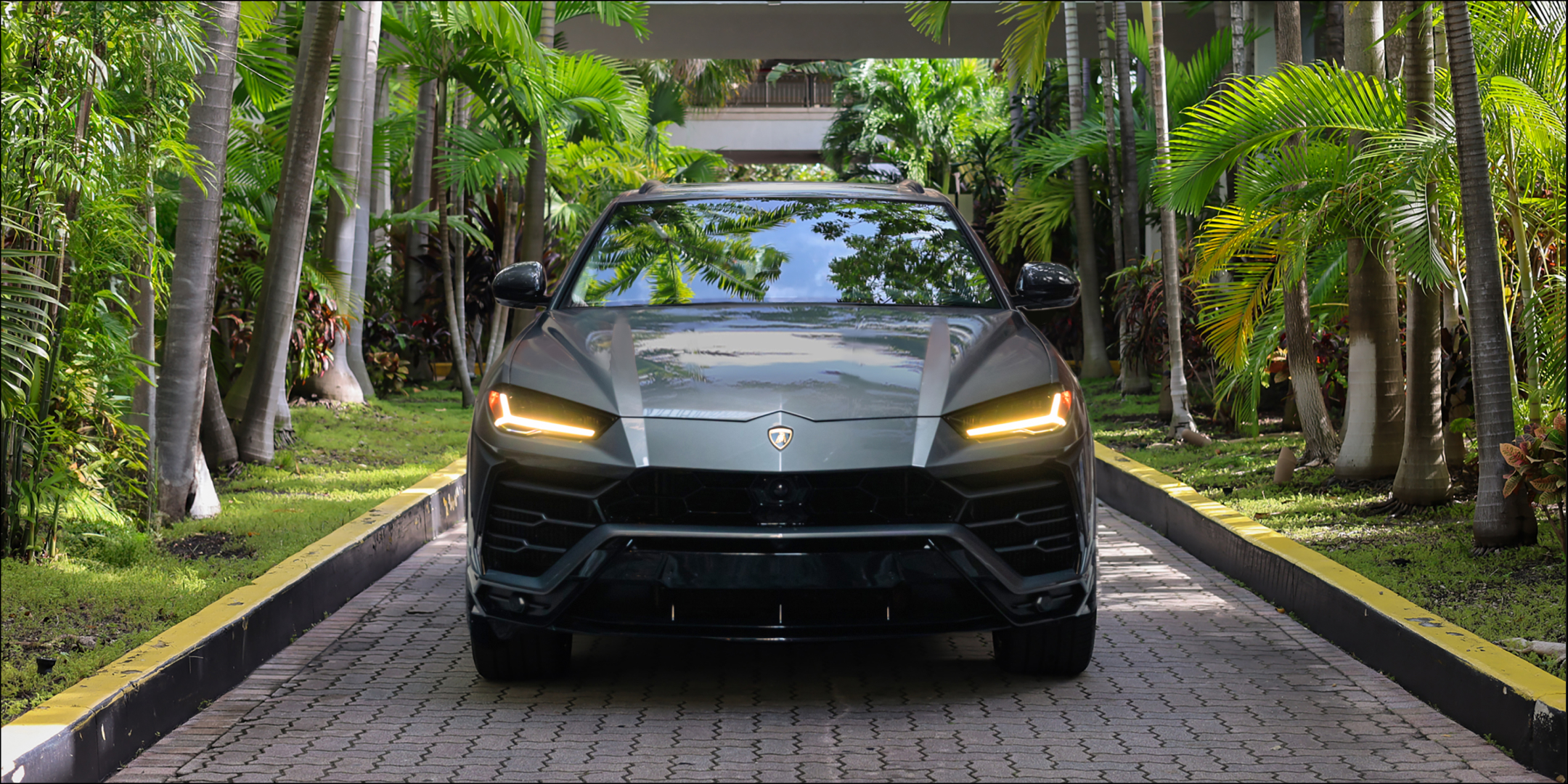 RealCar Lamborghini Urus for rental