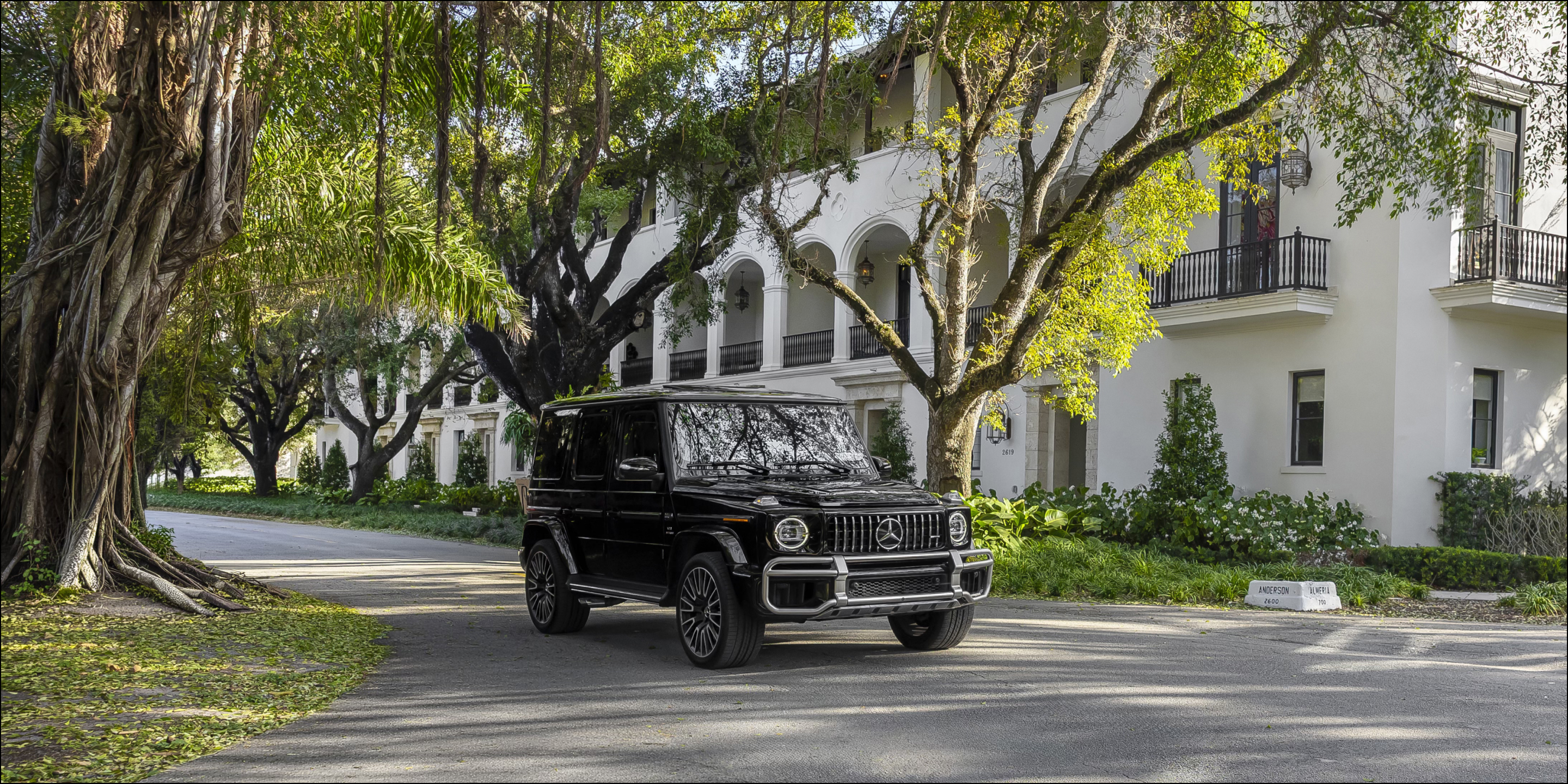 Luxury car rental